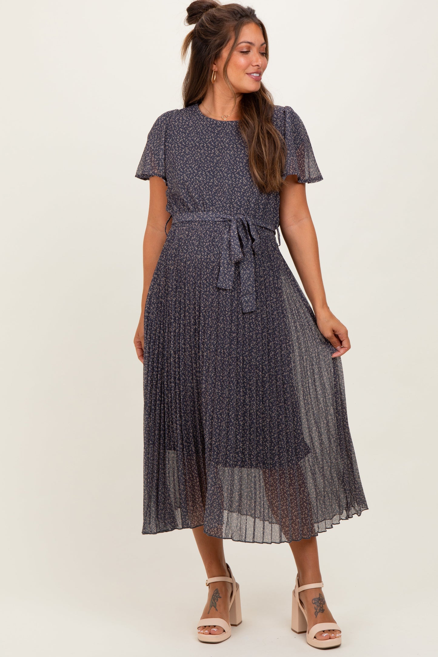 Grey Leaf Print Pleated Maternity Midi Dress