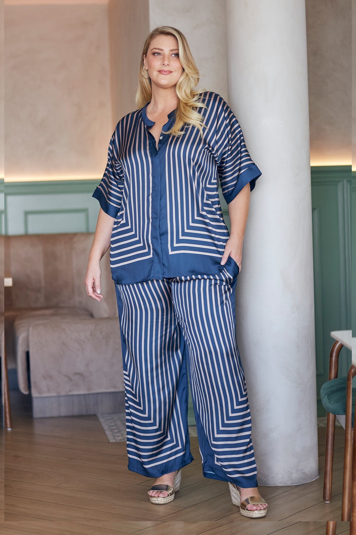 Alma Short Sleeve Top Navy