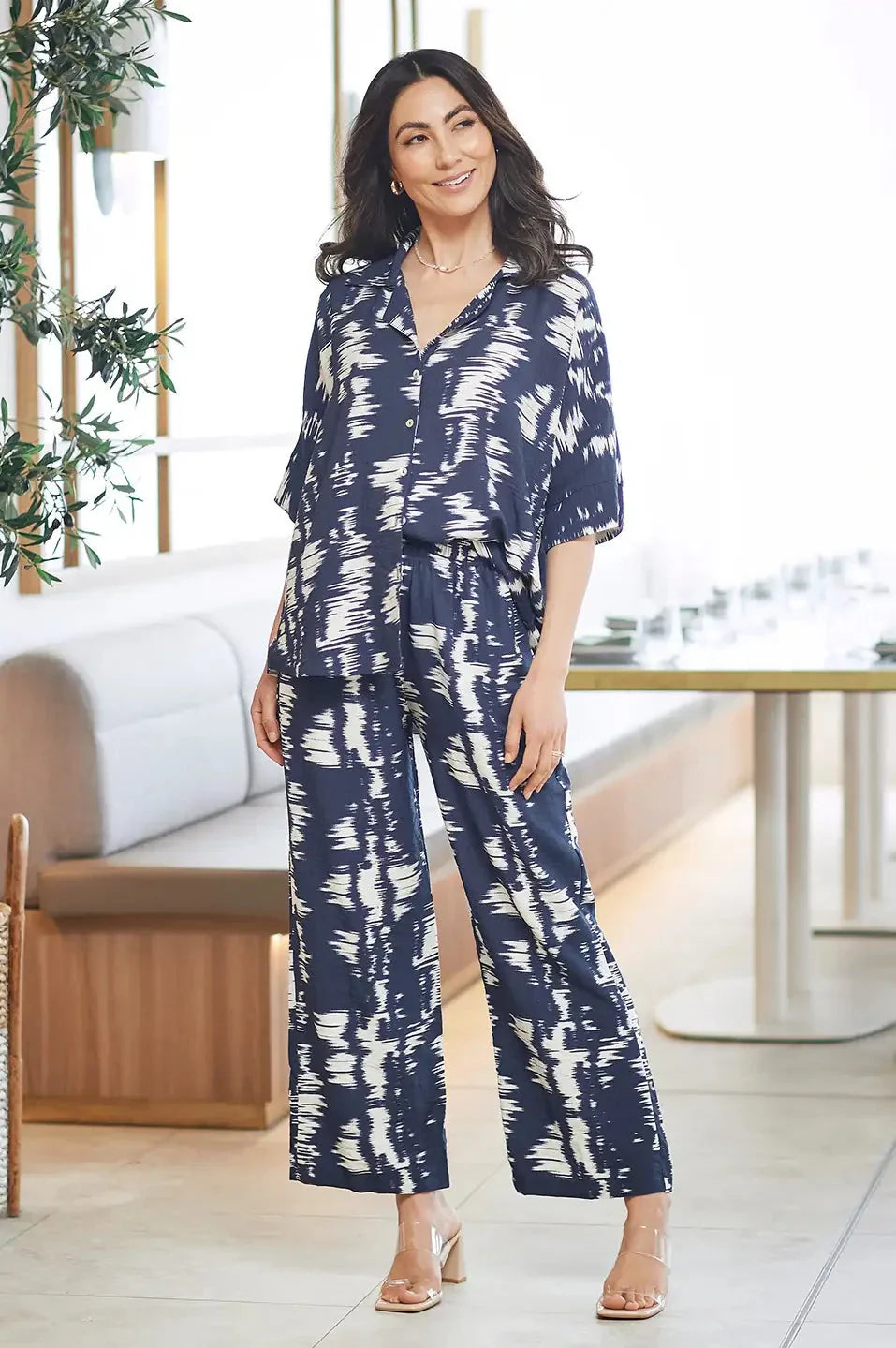 Campania Straight Leg Pants in Navy