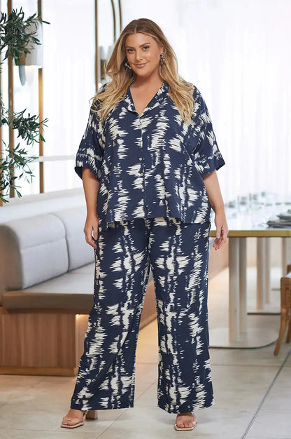Campania Straight Leg Pants in Navy